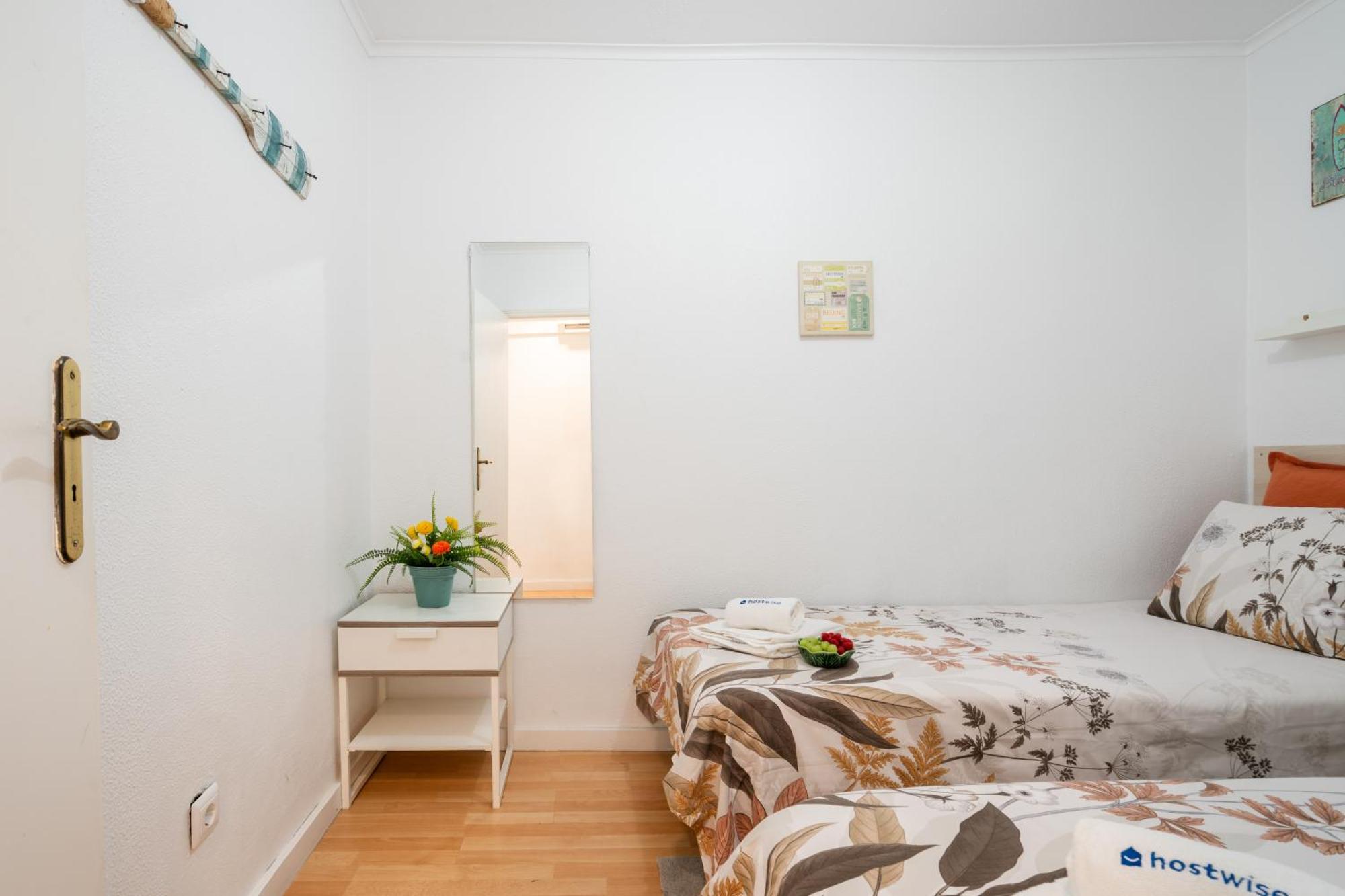 Apartamento Host Wise - Large Flat W Terrace - Ace Location At Aliados OOporto Exterior foto