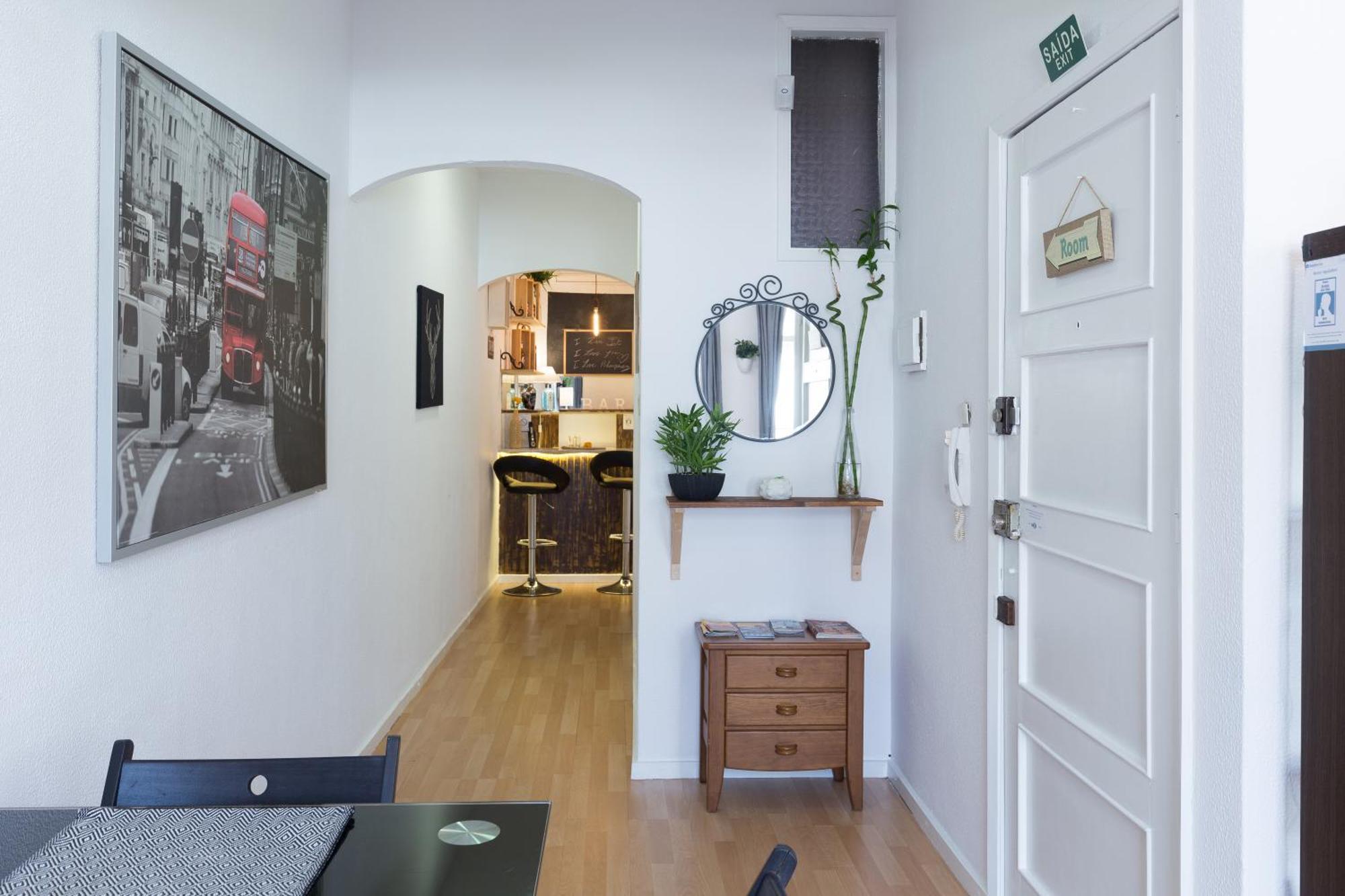 Apartamento Host Wise - Large Flat W Terrace - Ace Location At Aliados OOporto Habitación foto