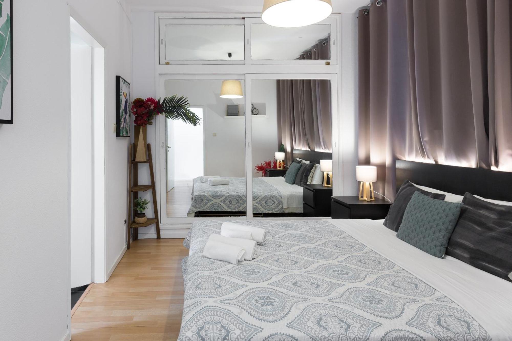 Apartamento Host Wise - Large Flat W Terrace - Ace Location At Aliados OOporto Habitación foto